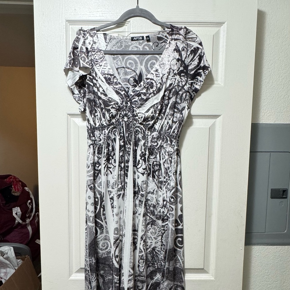 Apt. 9 Monochrome Patterned Midi Dress